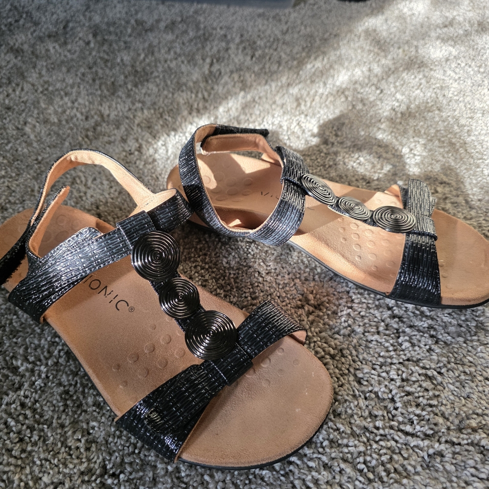 Vionic Black and Tan Sandals for Women